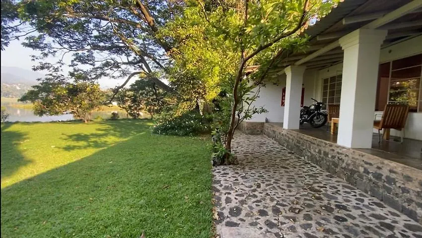 Mountbatten'S Officers Mess Kandy 0*,